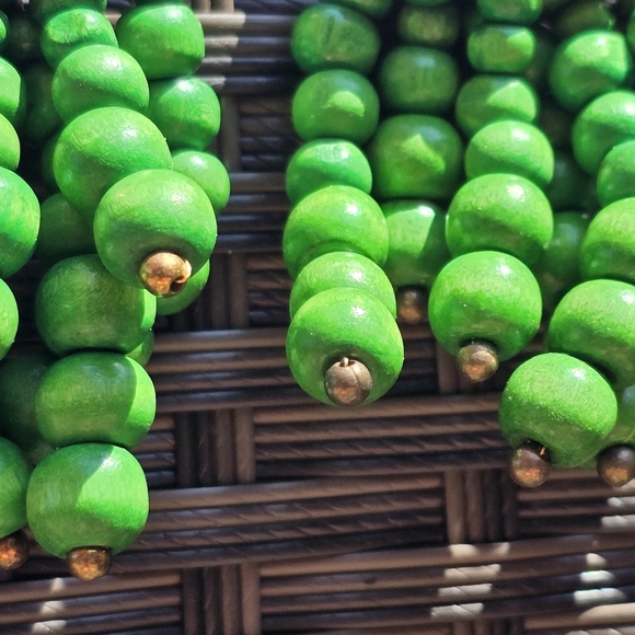 $3 with $5+ Bundle•Chunky Green Bead Earrings JW-14 - Picture 2 of 6